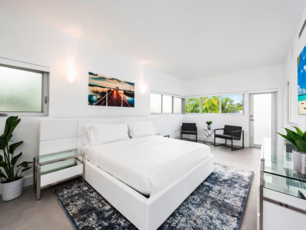Miami Waterfront Luxury Villa - 4 Bedrooms Boater`s Retreat with Gym & Pool